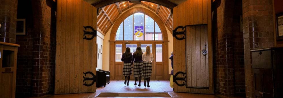 以体育出名的英国寄宿私校艾丽斯密尔学院Ellesmere College招生年龄,入学申请,学费费用开设课程