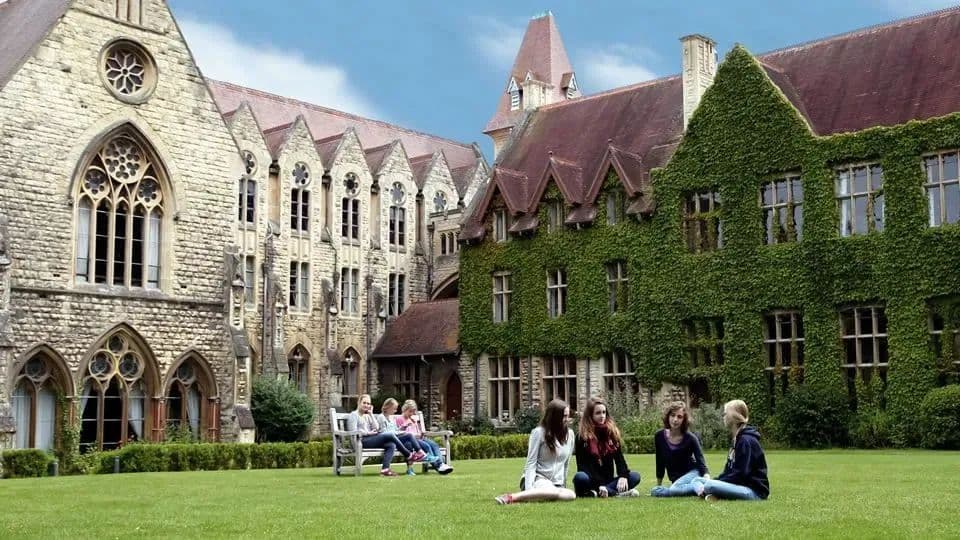 “女子伊顿”学术顶流级女校Cheltenham Ladies College