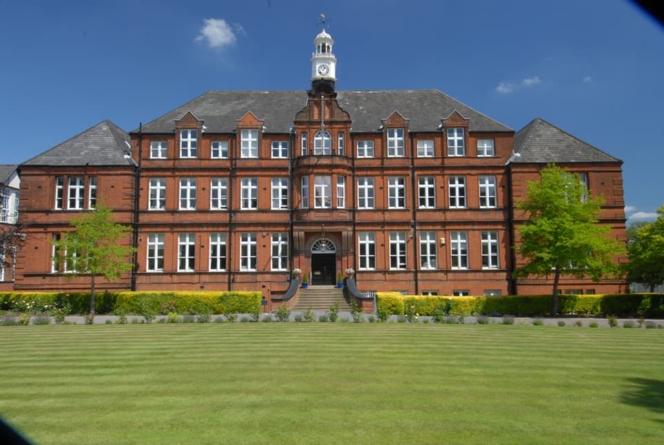 艾霖学校 校园图片 1