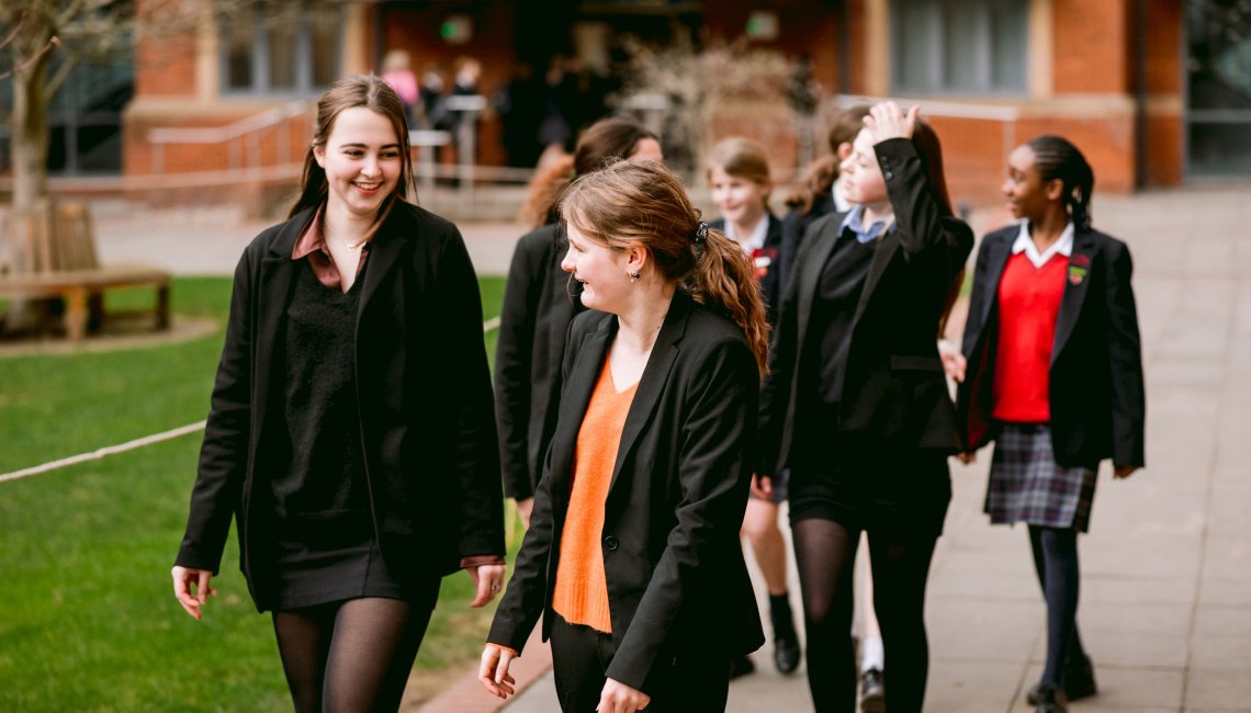 英国著名女校安妮女王学校学校概况,招生年龄,入学申请,学费费用及课程设置