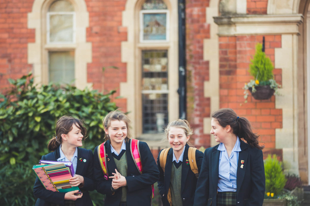 英国切尔腾纳姆女子中学地理位置,学费,师生比例,招生年龄,课程设置及入学申请流程