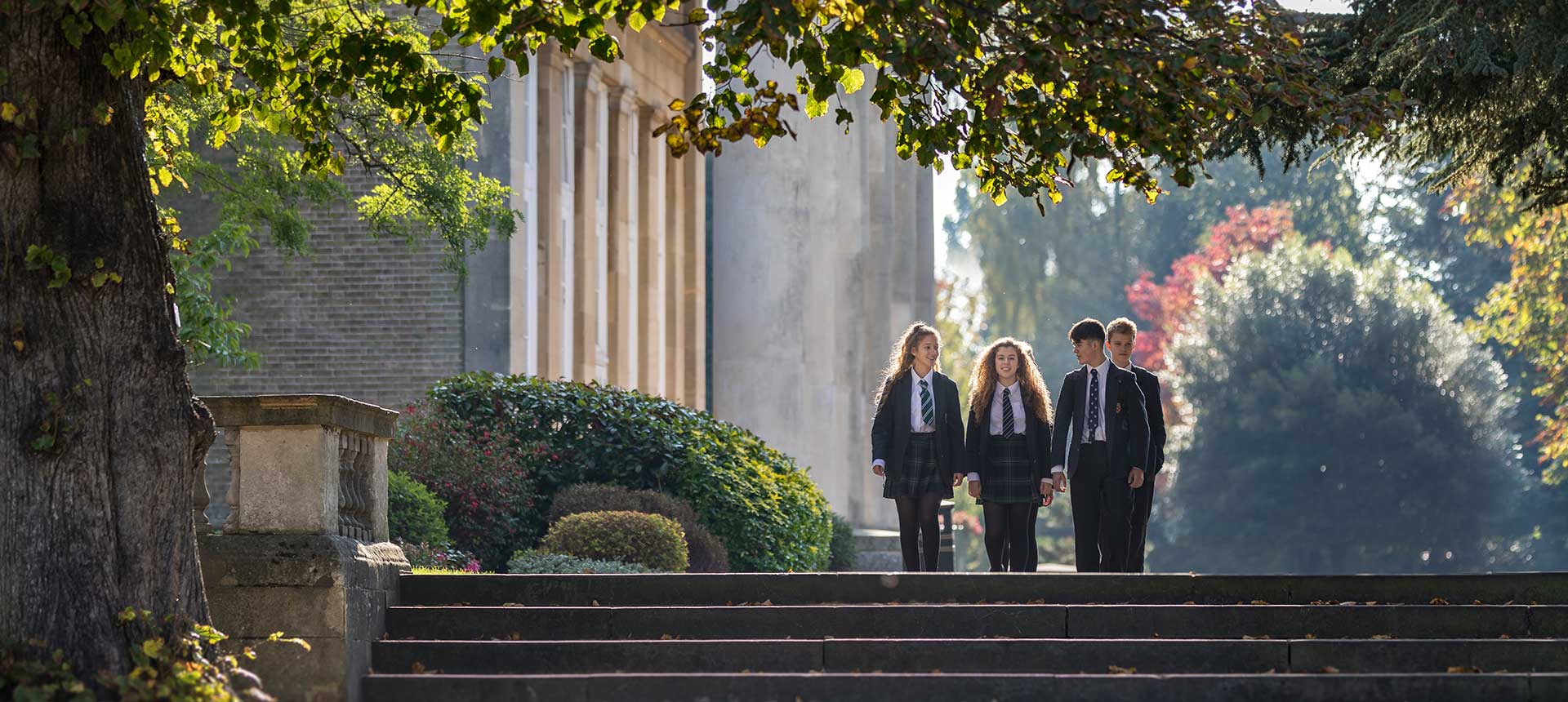 伦敦著名私立中学米尔希尔学校招生年龄,学费费用,学术成绩及课外活动